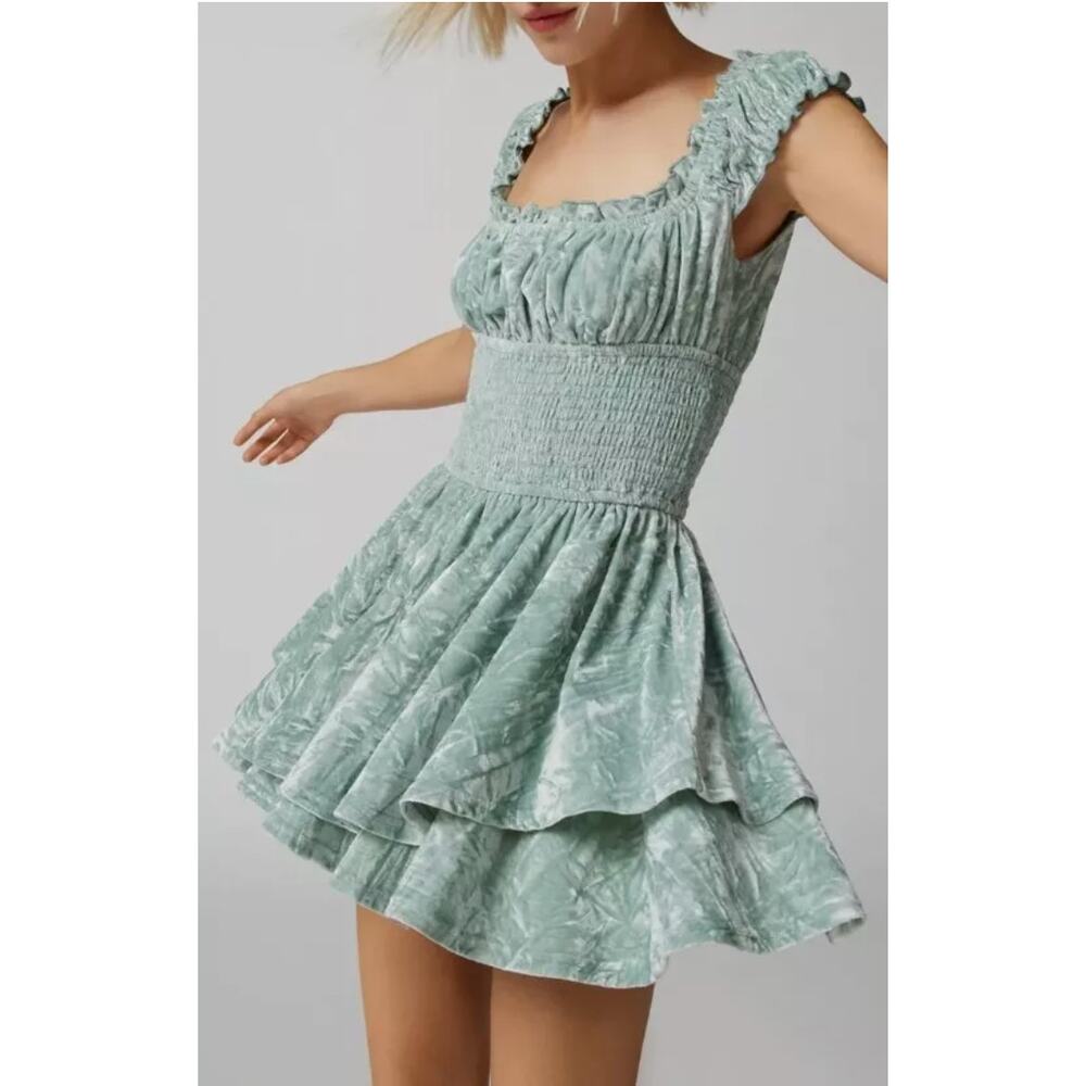 Urban Outfitters Rosie Velvet Romper M Green Square Neck Smocked Bodice Flowy